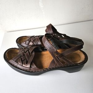 Naot Brown Leather Sandals 40